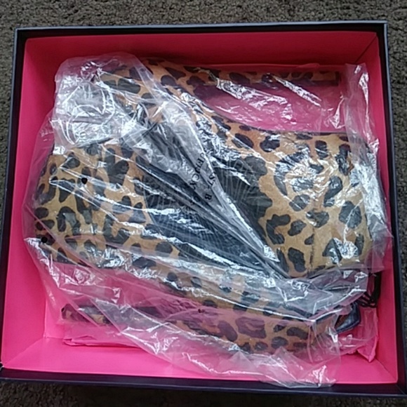 London Trash Ceres Leopard Heels - Picture 2 of 5